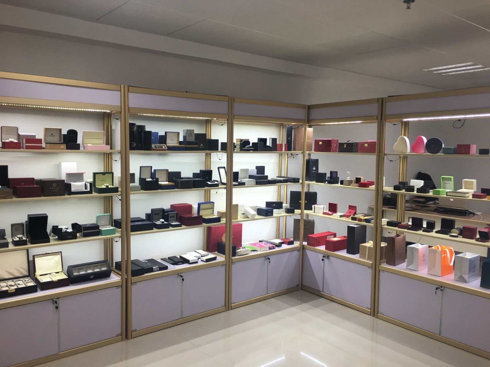 展厅.jpeg 展厅.jpeg